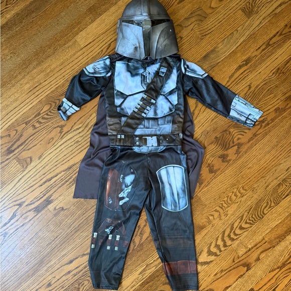 Disney Mandalorian Kids Costume - size Small - Picture 2 of 5